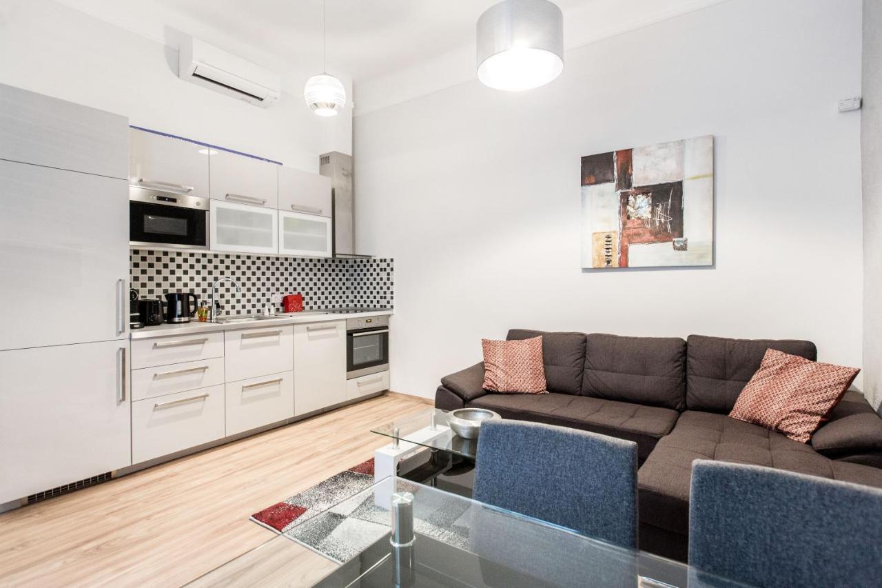 Quiet Nest In The Bustling Centre Of Budapest Exterior photo